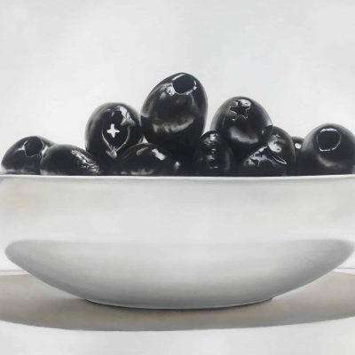 zwarte-olijven-in-wit-kommetje